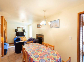 Chalet Duplex à Peyragudes – 3 Chambres, Cheminée, Terrasse, Près des Sentiers et Télécabine - FR-1-695-38